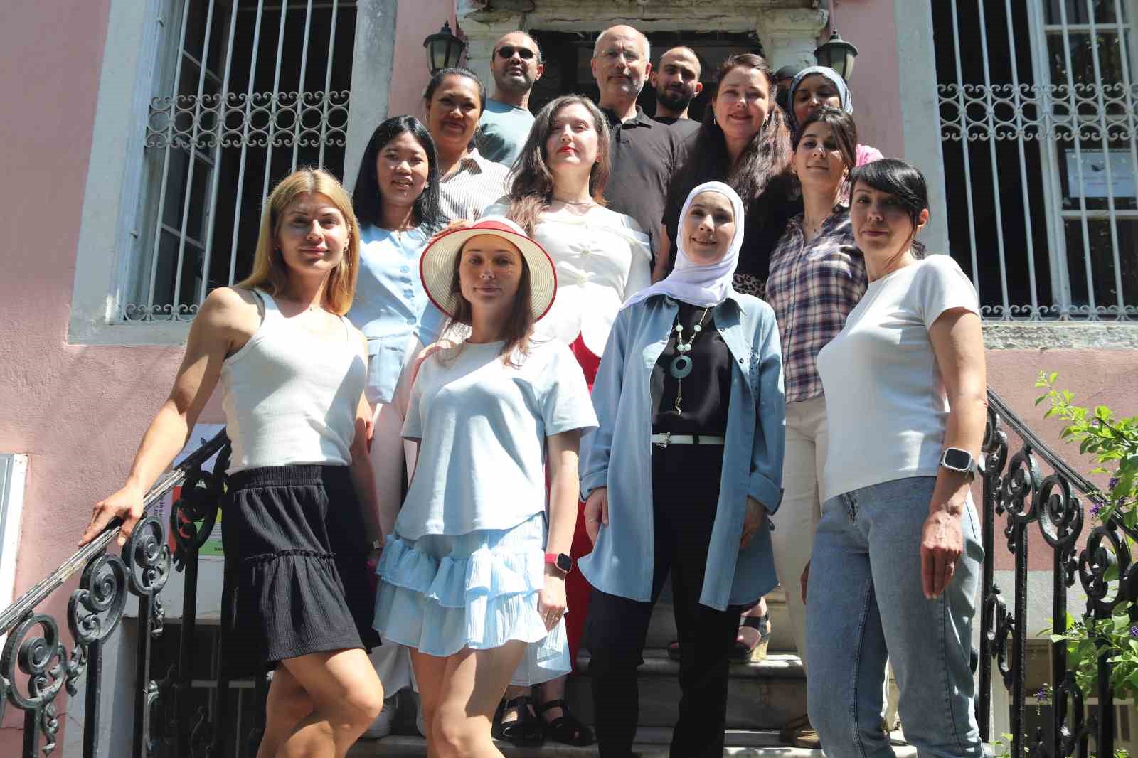 Yabancı gelinler Türkçe öğrenerek hayata uyum sağlıyor 5 yabanci gelinler turkce ogrenerek hayata uyum sagliyor 1