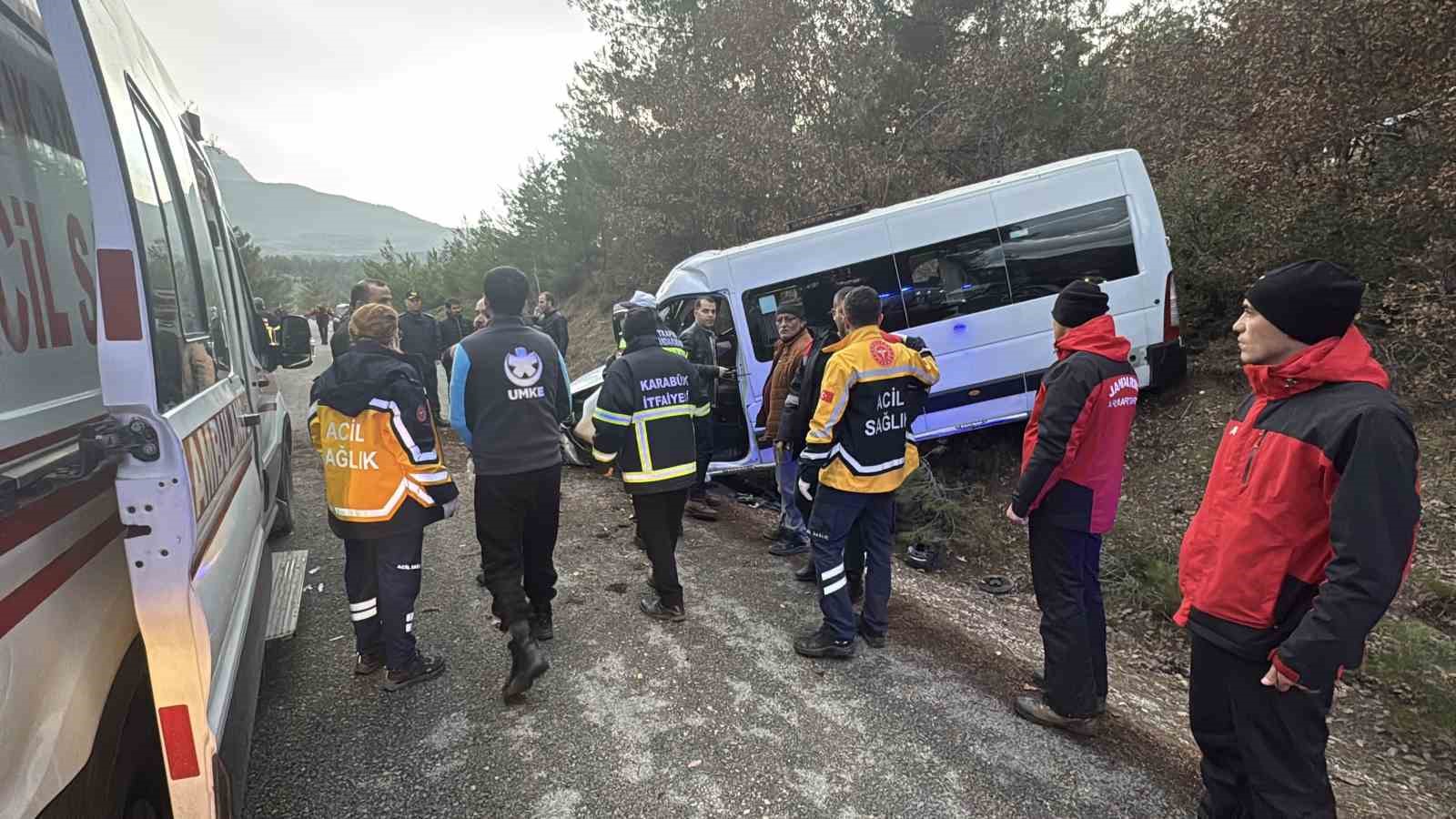 yabanci ogrencileri tasiyan minibus sarampole uctu 17 yarali 2 M6va4AKe