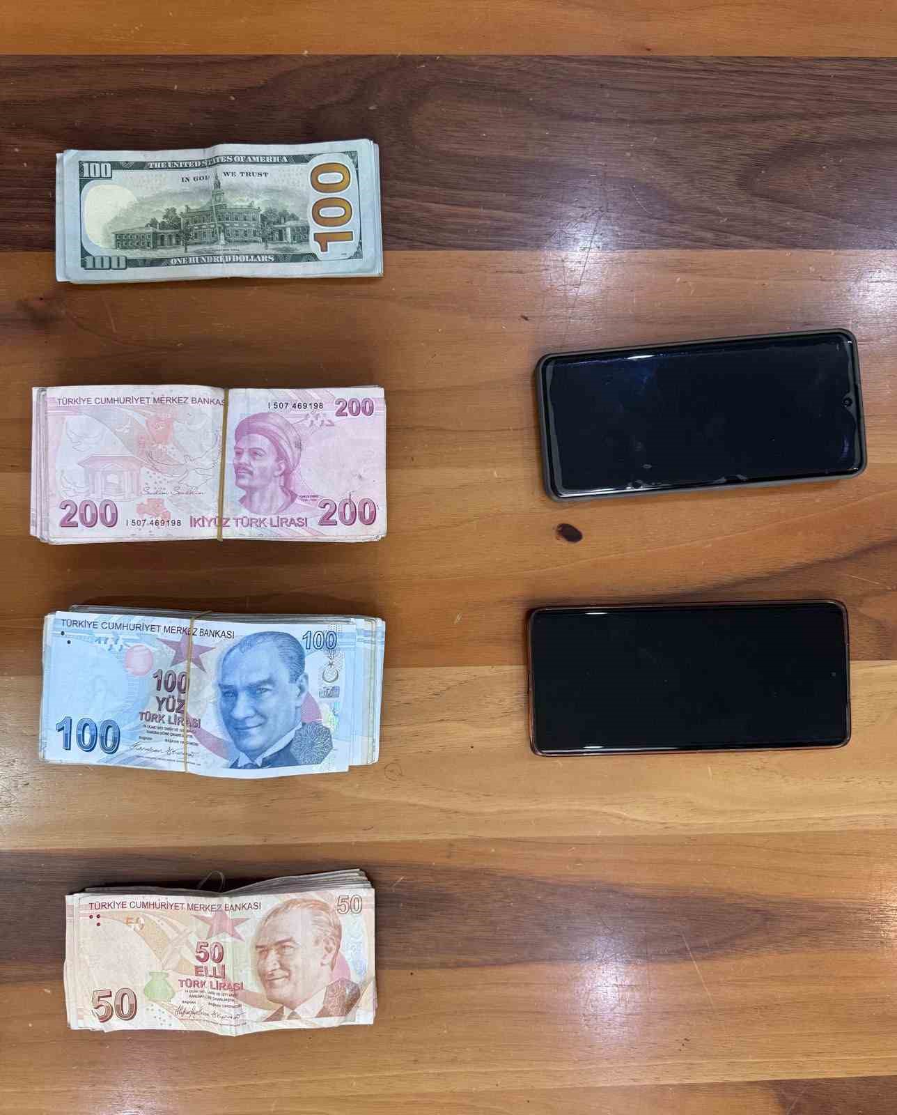 Yabancı uyruklu sahte doktor yakalandı: Evinden ultrason cihazı bile çıktı 6 yabanci uyruklu sahte doktor yakalandi evinden ultrason cihazi bile cikti 2 qSXiODy3