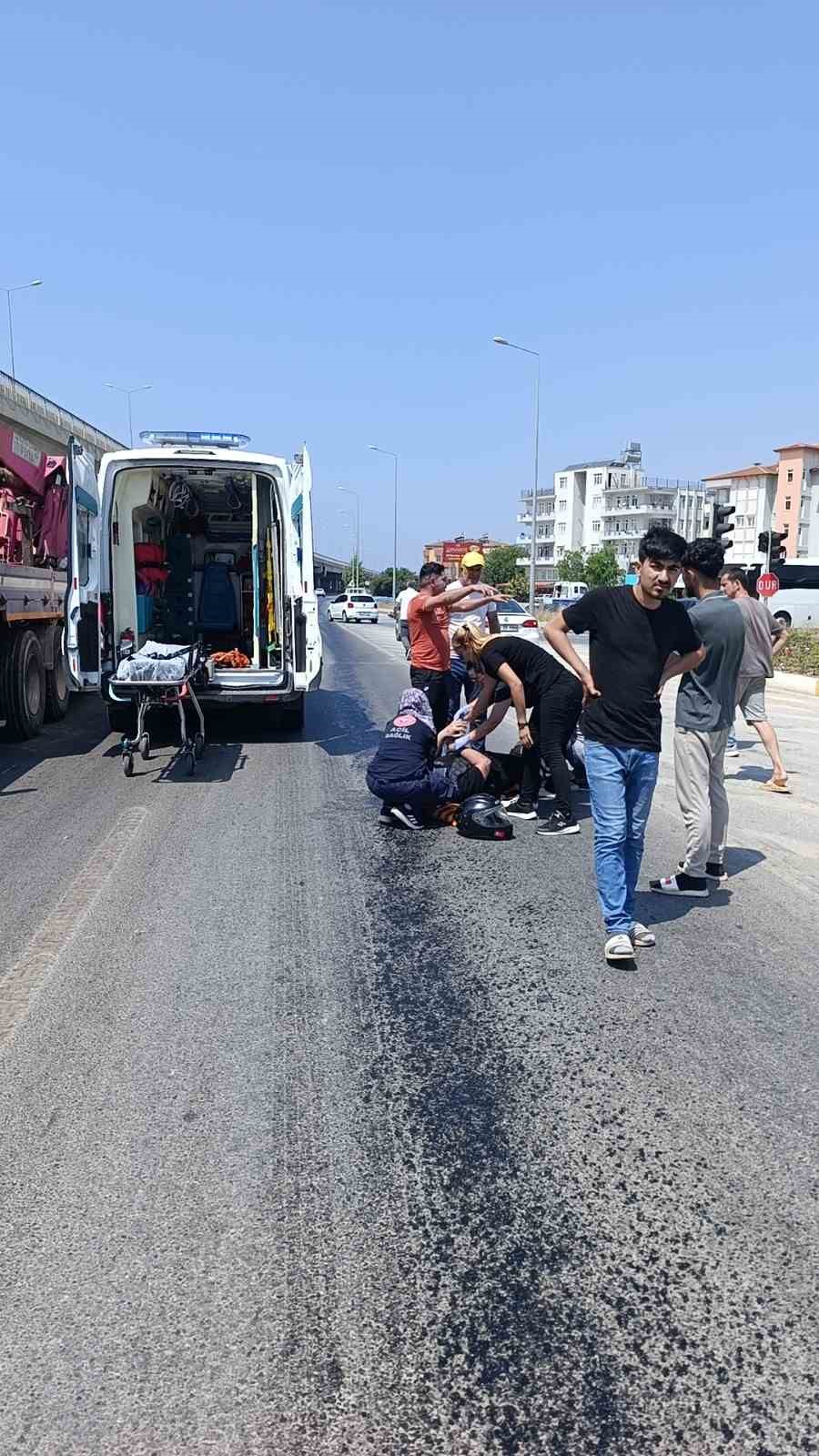 yag dokulen yolda kayarak 50 metre suruklenen motosikletli yaralandi 11 NZVFfYUf