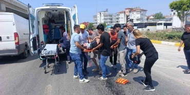 yag-dokulen-yolda-kayarak-50-metre-suruklenen-motosikletli-yaralandi-G2RKfOAF.jpg