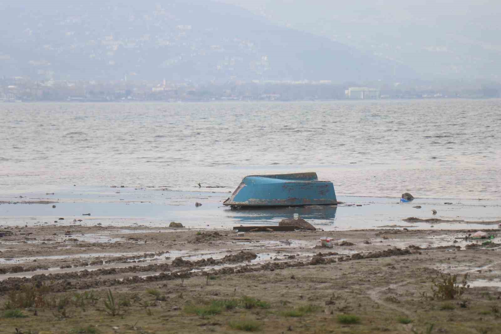 yagislar sapanca golunde seviyeyi artirdi ancak risk hala devam ediyor 0