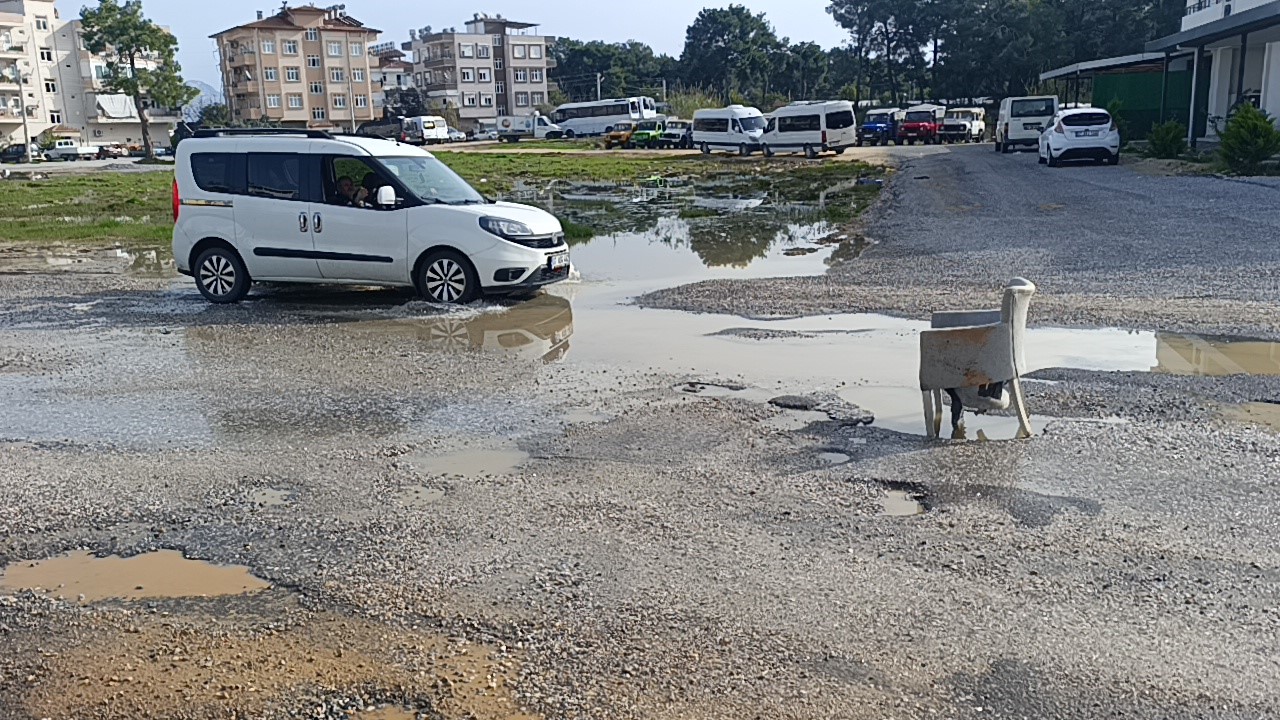 yagislarin sebep oldugu yoldaki cukura koltuklu onlem 3 cqgFt1Ry