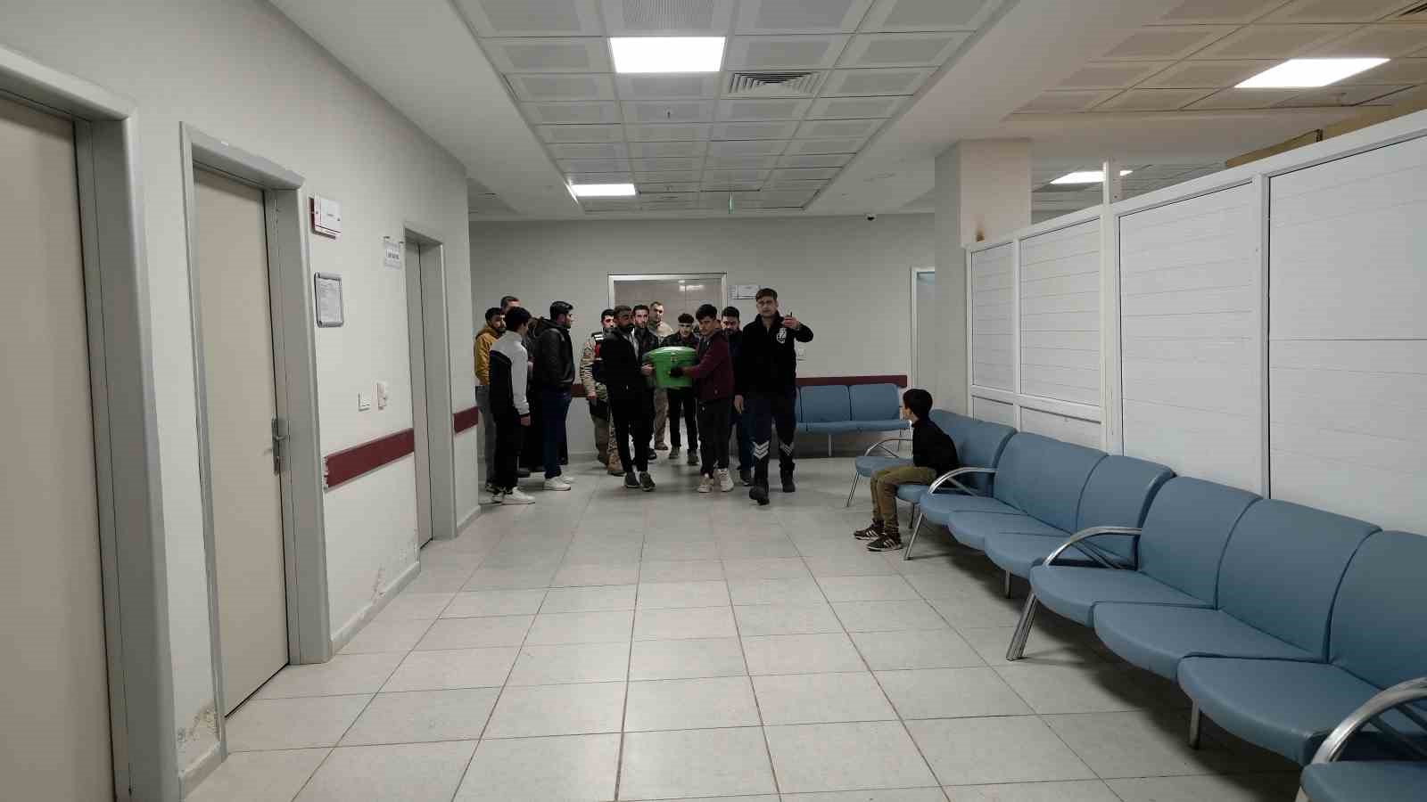 yagisli havayla birlikte su dolan cukura dusen 10 yasindaki cocuk hayatini kaybetti 3