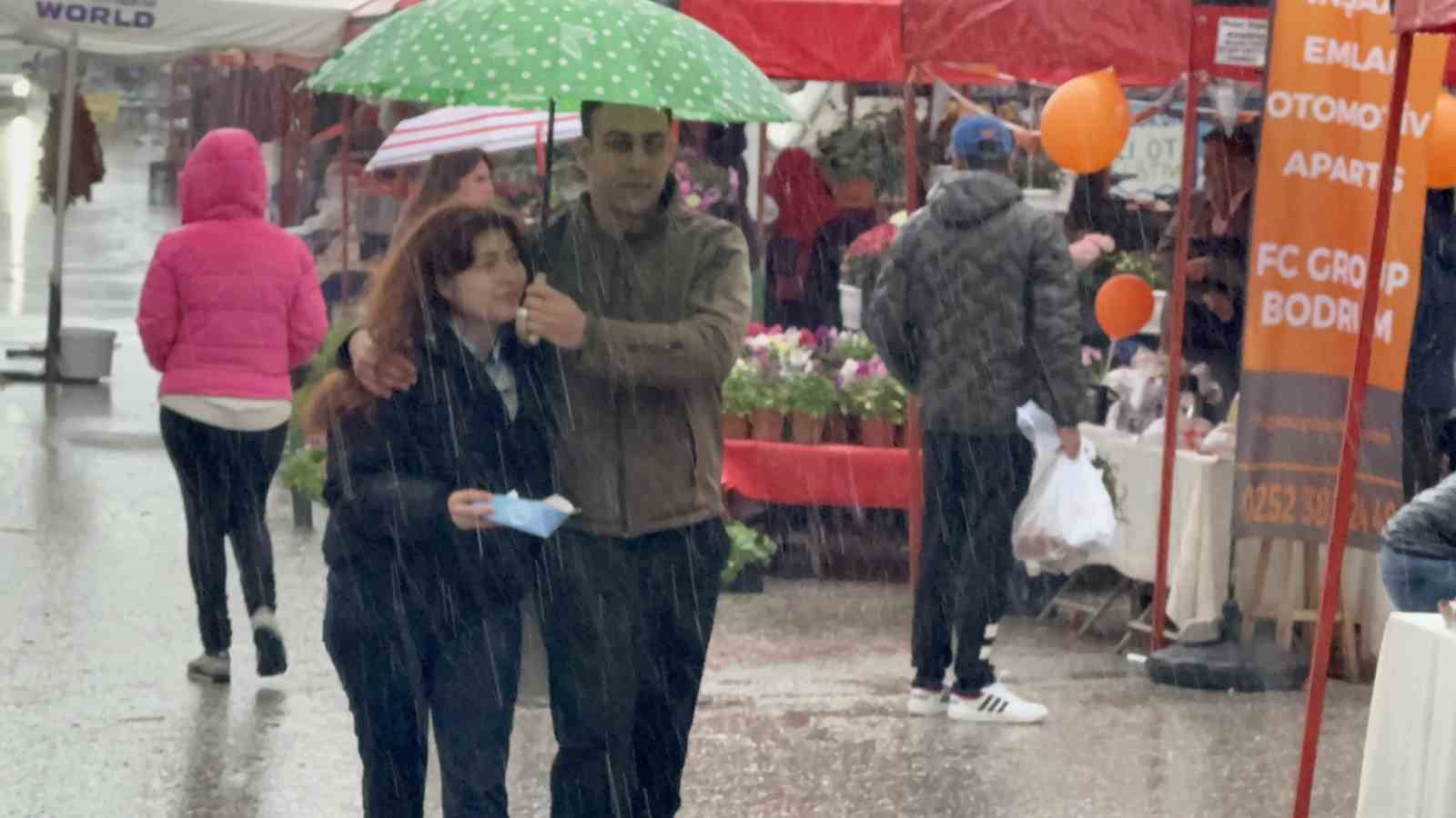 yagmur dinlemediler bodrum aci ot festivaline ziyaretci akini 13 HYBMkH5r