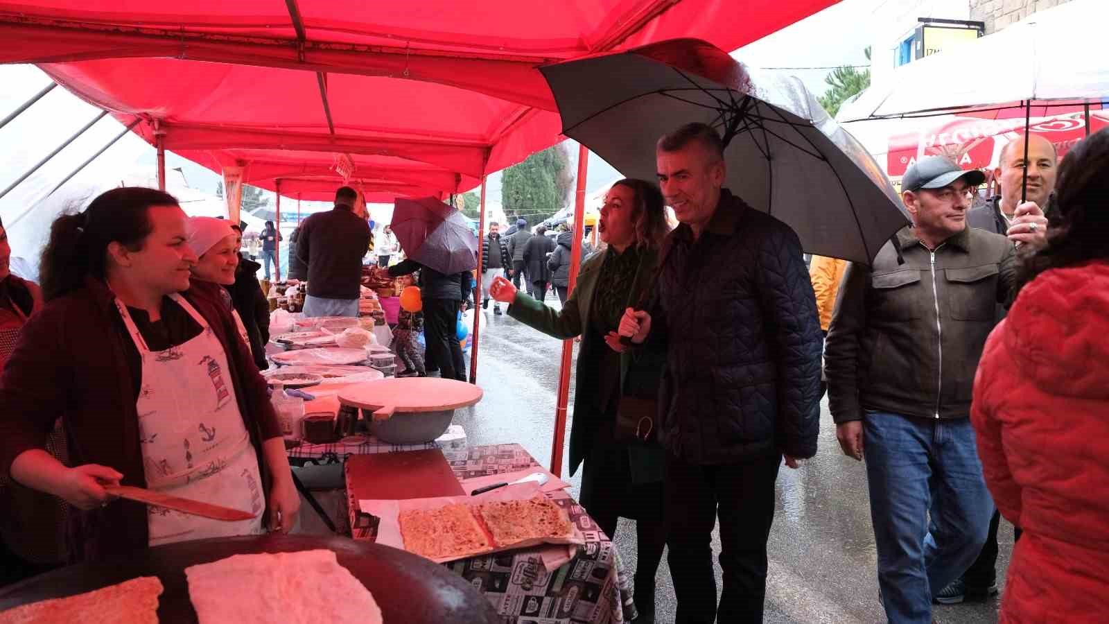 yagmur dinlemediler bodrum aci ot festivaline ziyaretci akini 3 zBTd4CYF
