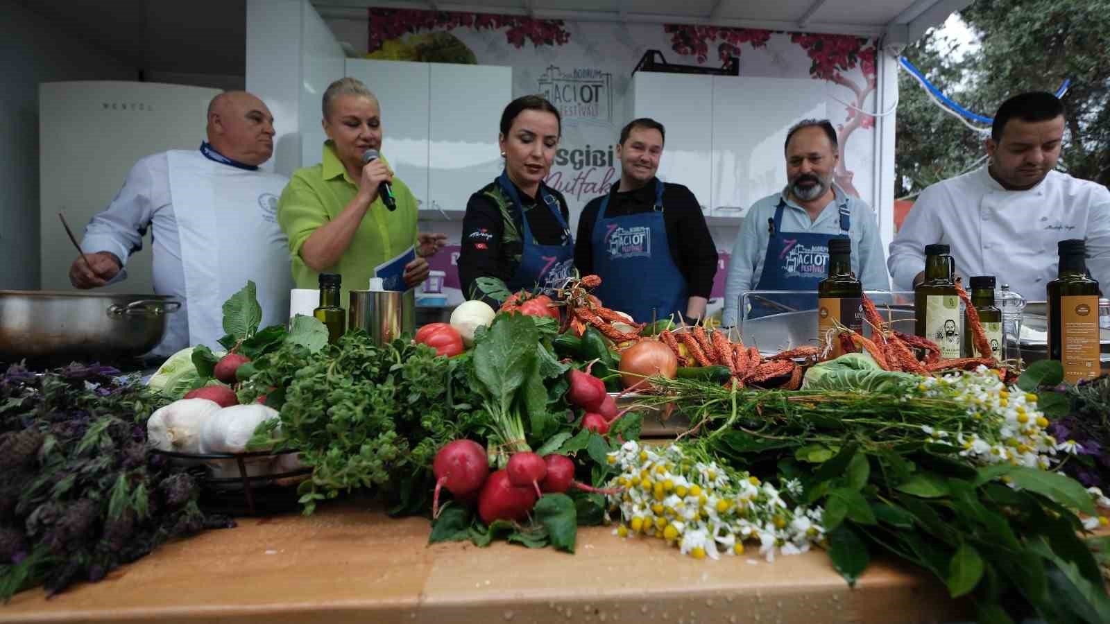 yagmur dinlemediler bodrum aci ot festivaline ziyaretci akini 5