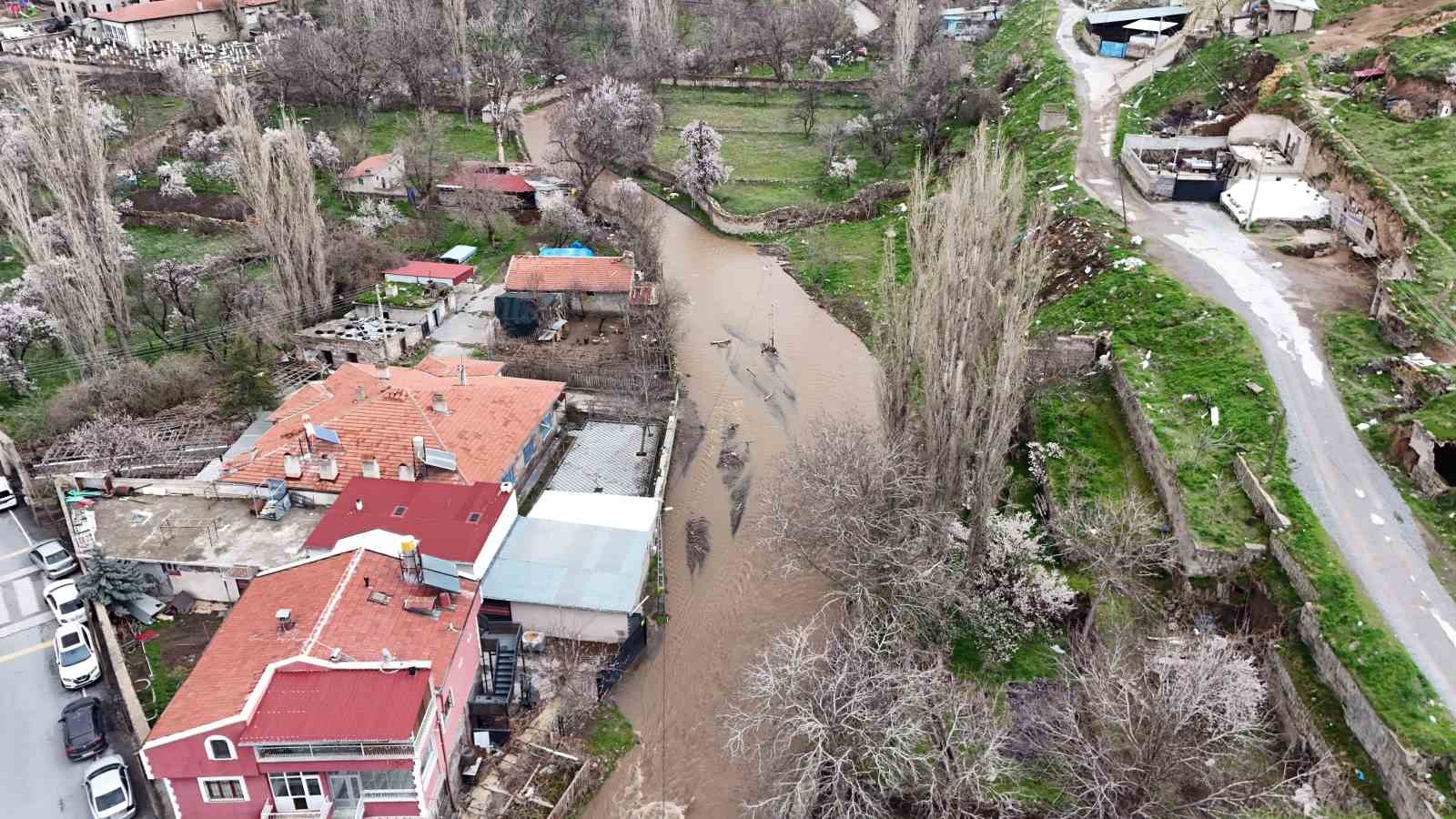 yagmur su kanallarini costurdu 2