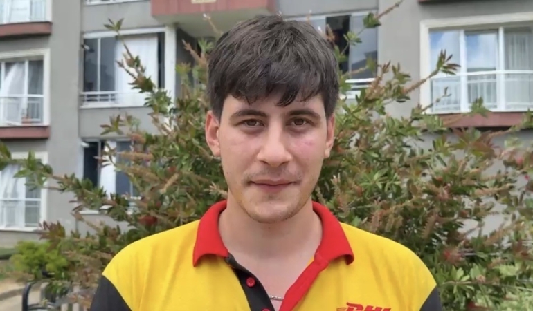 yagmur-suyu-borusuna-sikisan-yavru-kedi-uzun-ugraslar-sonrasinda-kurtarildi-TXOh2R49.jpg