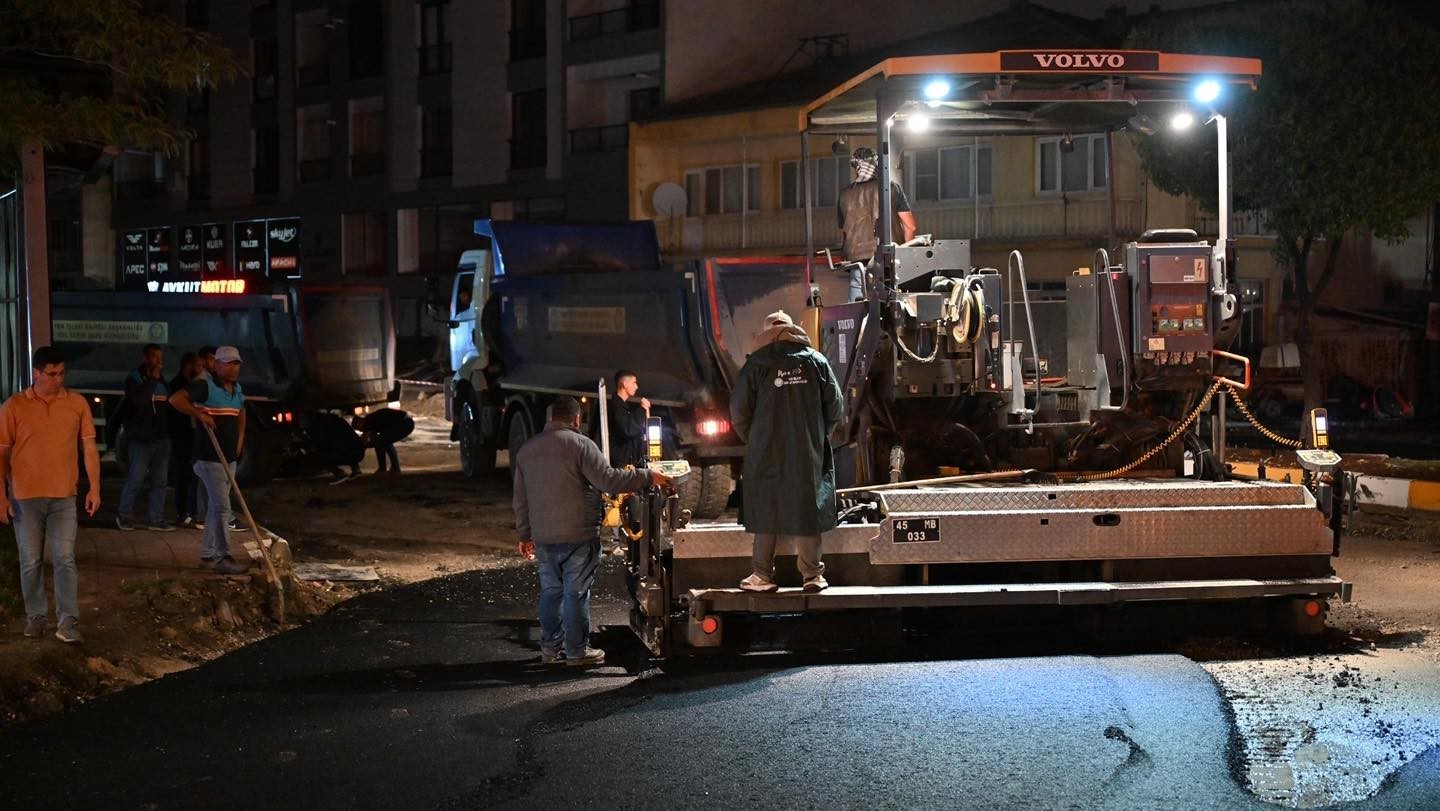 yagmura ragmen gece gunduz calisiyorlar 5