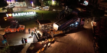 yagmura-ragmen-gece-gunduz-calisiyorlar-Zd3mZ9NG.jpg