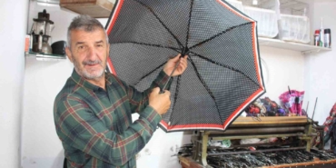 yagmurun-baskentinde-40-yildir-semsiye-tamir-ediyor-kXMvctzY.jpg