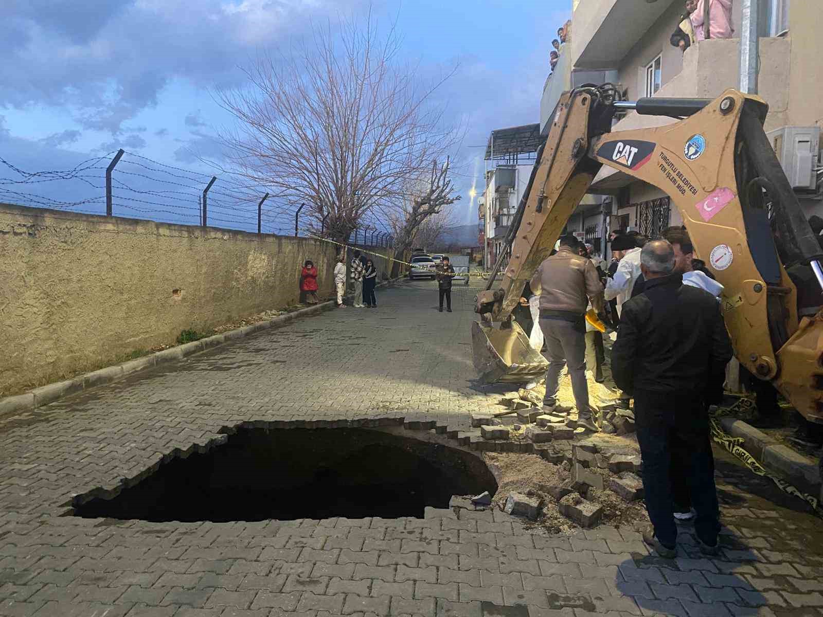 yagmurun cokerttigi yolda insan kemikleri bulundu 3 QyPd4lJK
