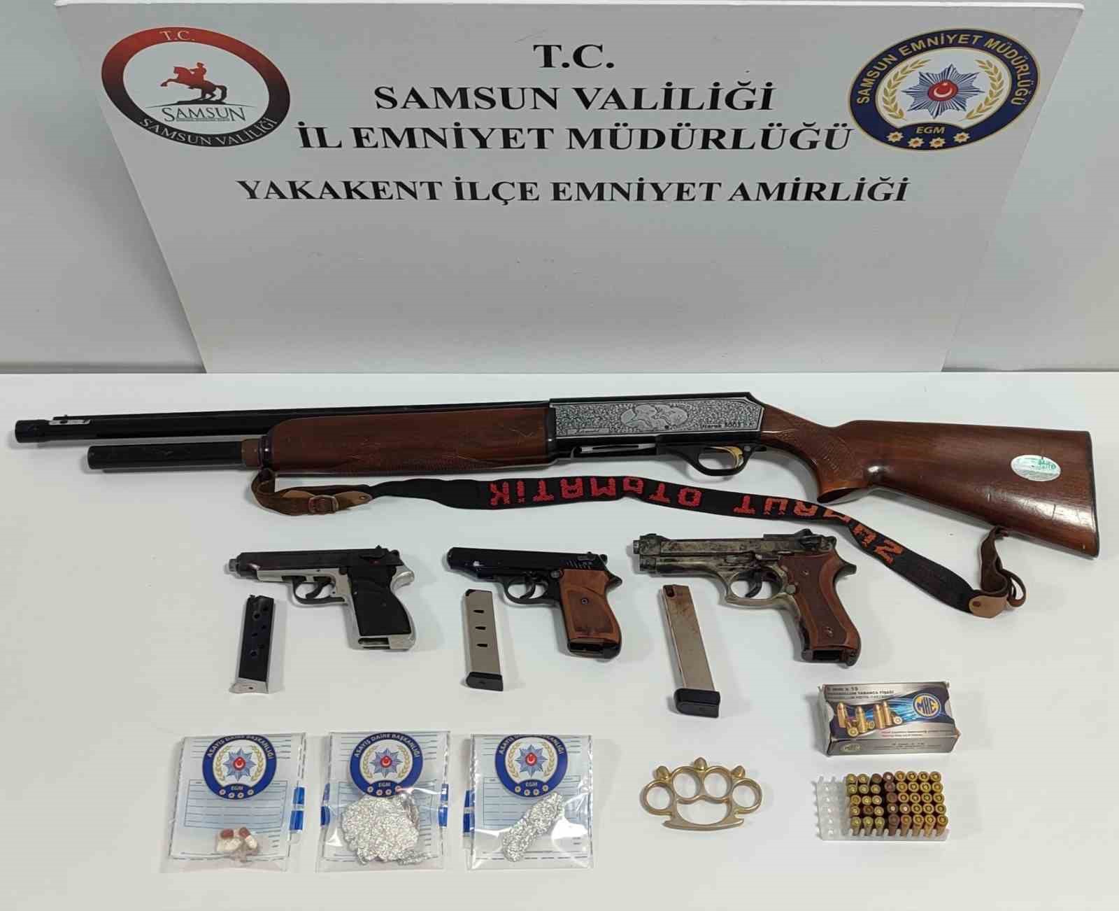 Yakakent’te uyuşturucu ve silah ele geçirildi 4 yakakentte uyusturucu ve silah ele gecirildi 0 yvnR57LH
