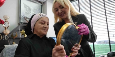 yakinlarini-kanserden-kaybetti-kanser-hastalarina-kas-ve-kalici-makyajla-moral-oldu-qsupp6yb.jpg