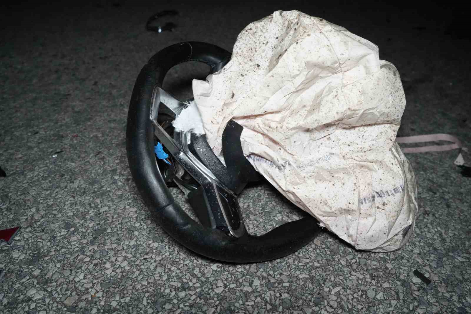 yakiti biten tira arkadan carpan otomobil hurdaya dondu surucu hayatini kaybetti 5 vZ1JaOu6