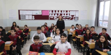 yaklasik-18-milyon-ogrenci-karnelerini-alarak-yariyil-tatiline-girdi-cX2vsAaY.jpg