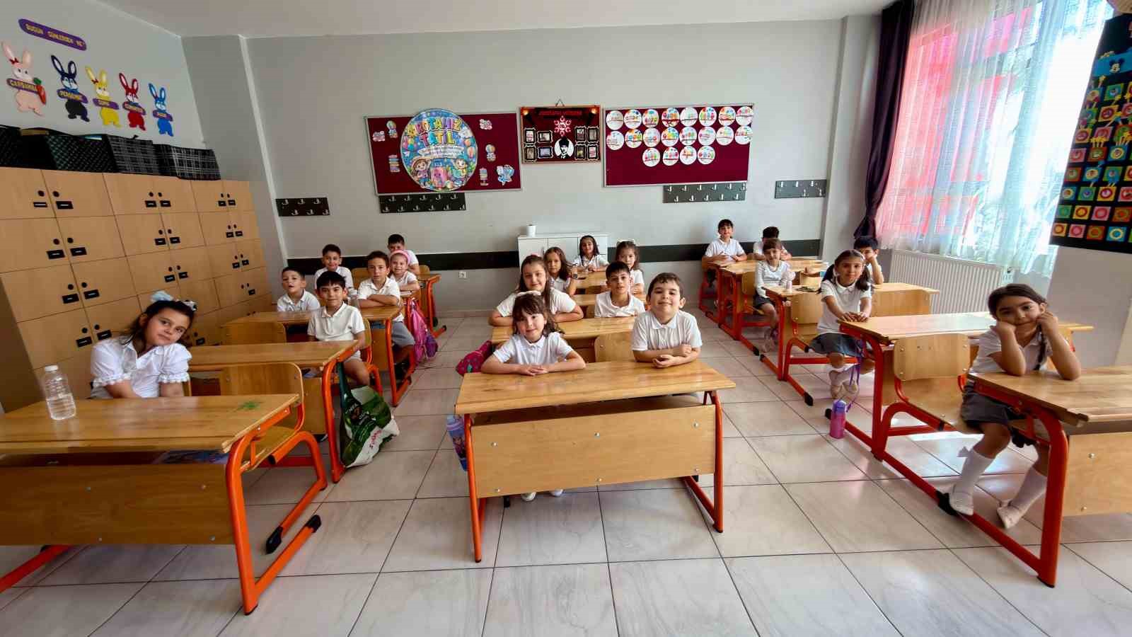 yaklasik 18 milyon ogrenci karnelerini alarak yaz tatiline girdi 1 pisAkg36
