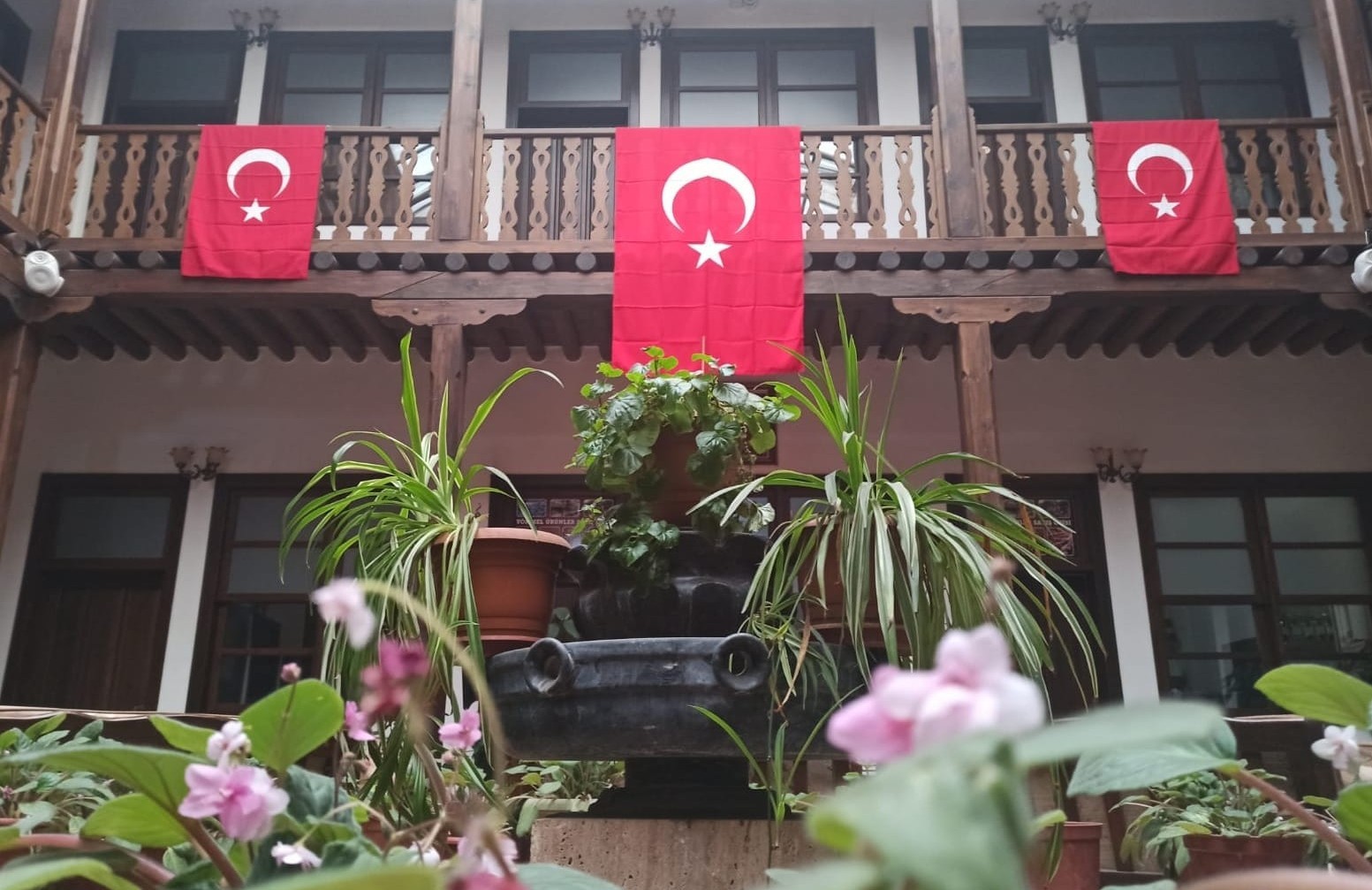 yaklasik 200 yillik han zamana direniyor 2 CFFSucLq