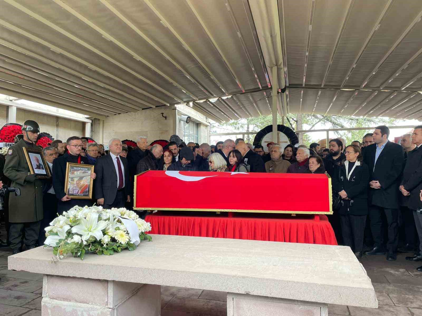 yalcin kucuk son yolculuguna ugurlandi 1 jlBfaYAG