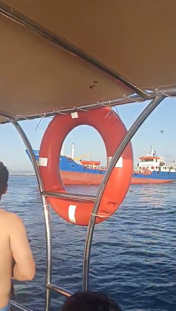 yalova aciklarinda su tankeri tekneye carpti 2 kisi denize atlayarak kurtuldu 1 mfU2flsI