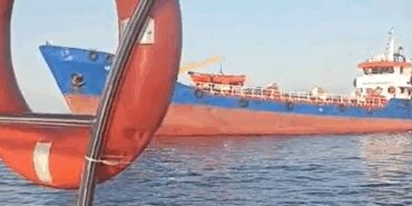 yalova-aciklarinda-su-tankeri-tekneye-carpti-2-kisi-denize-atlayarak-kurtuldu-d5X1leTD.jpg