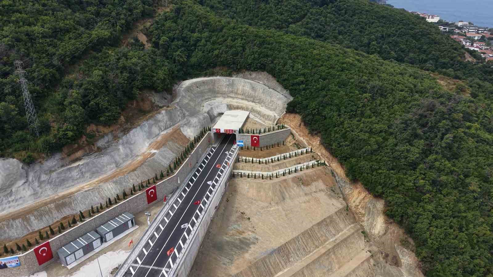 Yalova-Armutlu yolunda tatilcilerin çilesi sona erdi 12 yalova armutlu yolunda tatilcilerin cilesi sona erdi 8 deVUrfSm