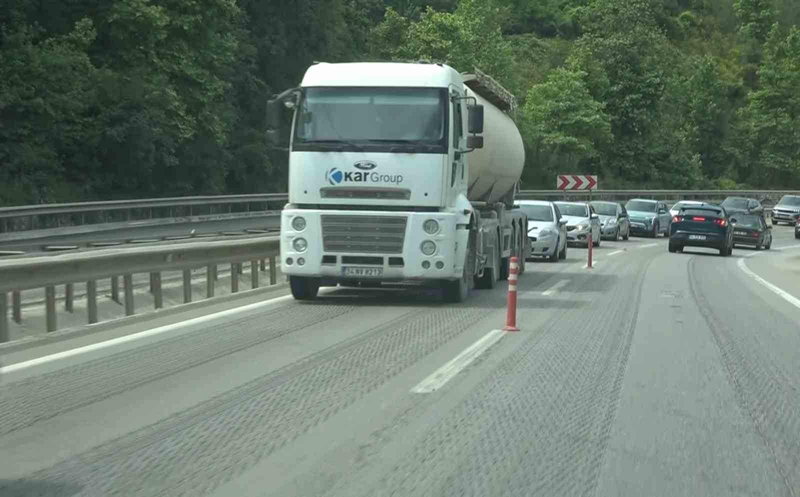 yalova bursa kara yolunda asfaltlama calismasi devam ediyor 3 TNcwmd6j