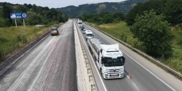 yalova-bursa-kara-yolunda-asfaltlama-calismasi-devam-ediyor-bkWfWGp7.jpg
