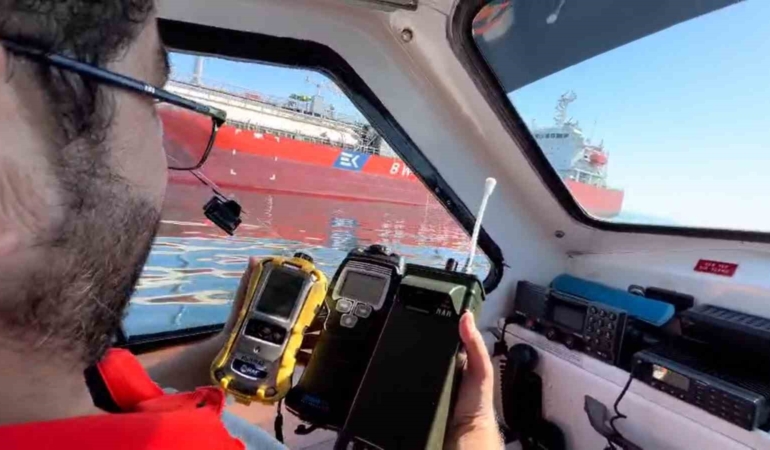 yalova-cinarcikta-hissedilen-gaz-kokusunun-kaynagi-tanker-cikti-JV87Y5e3.jpg