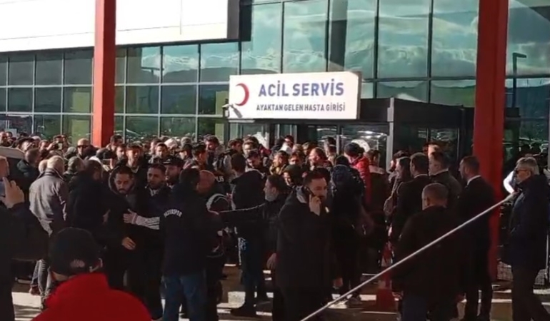 yalova-devlet-hastanesinde-vatandaslarin-tepkisi-goruntulere-yansidi-aGh7JRpl.jpg