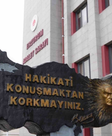 yalova-il-emniyet-muduru-yilmaz-delen-gulistan-doku-sorusturmasinda-erzurum-adliyesinde-tanik-sifatiyla-ifade-7C9m8xlk.jpg