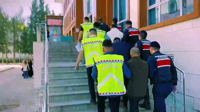 yalova merkezli 3 ilde gocmen kacakciligi operasyonu 3 tutuklama 1 cKg2RKy4