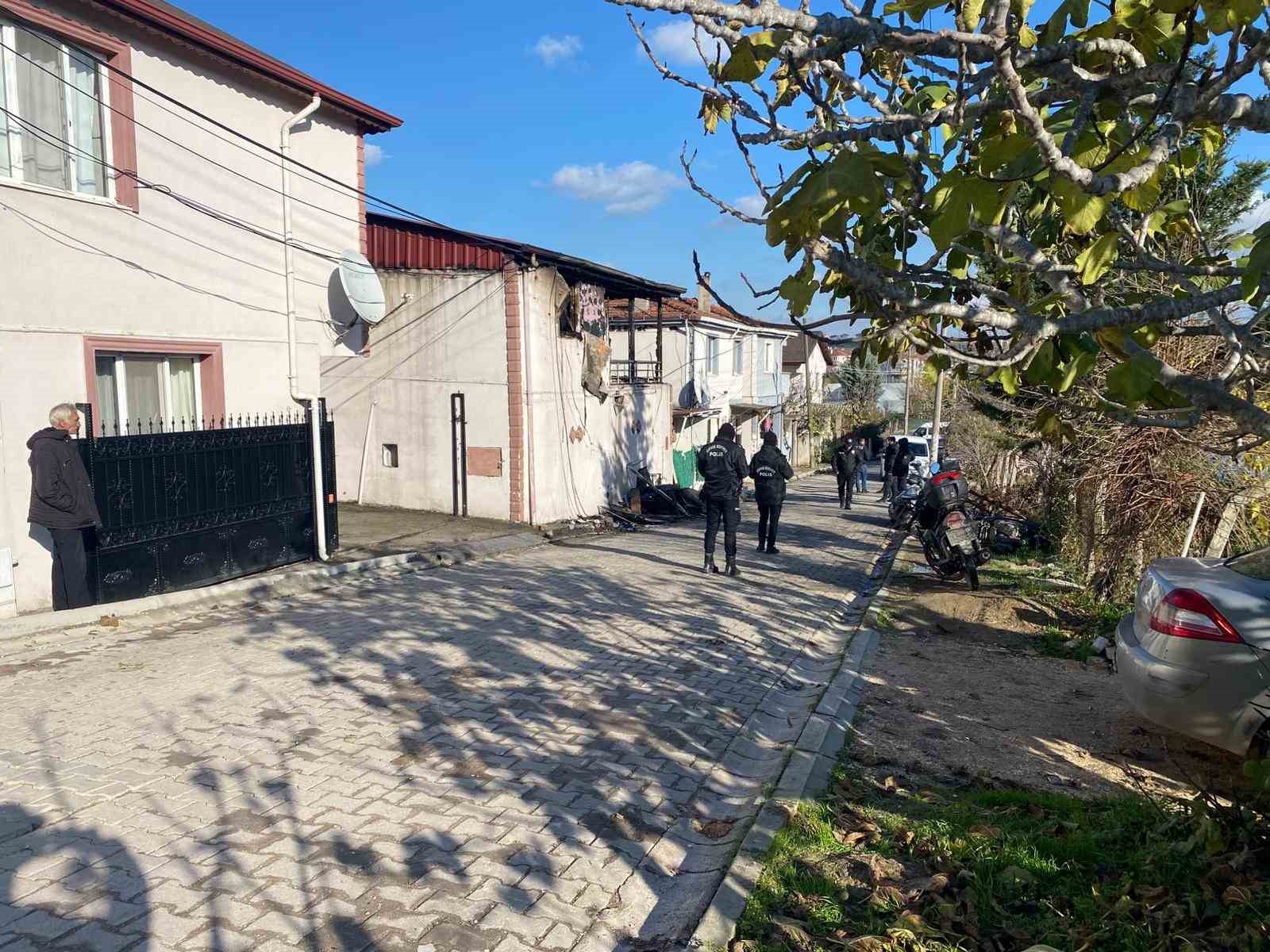 yalova polisi 4 ay once ayni eve baskin yapmis 0 i2BKX2qO