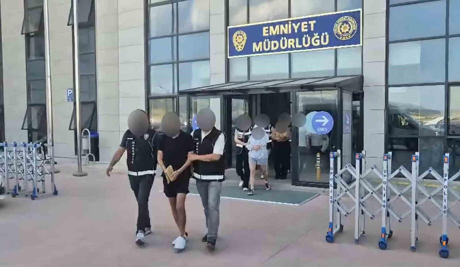 yalovada 13 bin 904 uyusturucu hap ele gecirildi 2 tutuklama 0