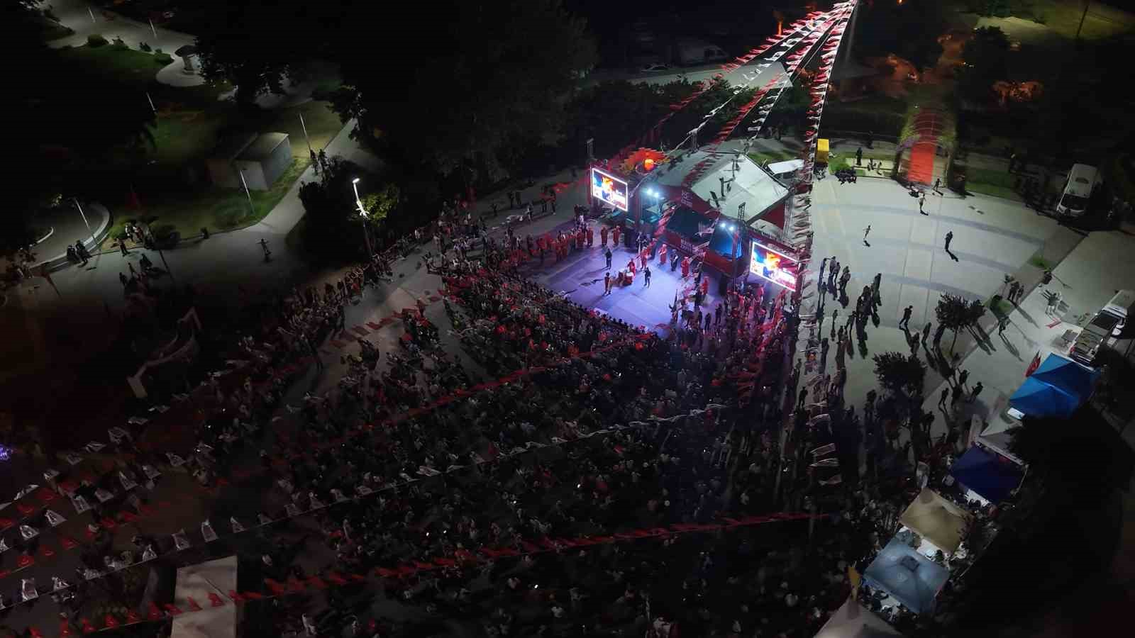 Yalova’da 15 Temmuz Anma Programı düzenlendi 7 yalovada 15 temmuz anma programi duzenlendi 3 wQbyXTCH