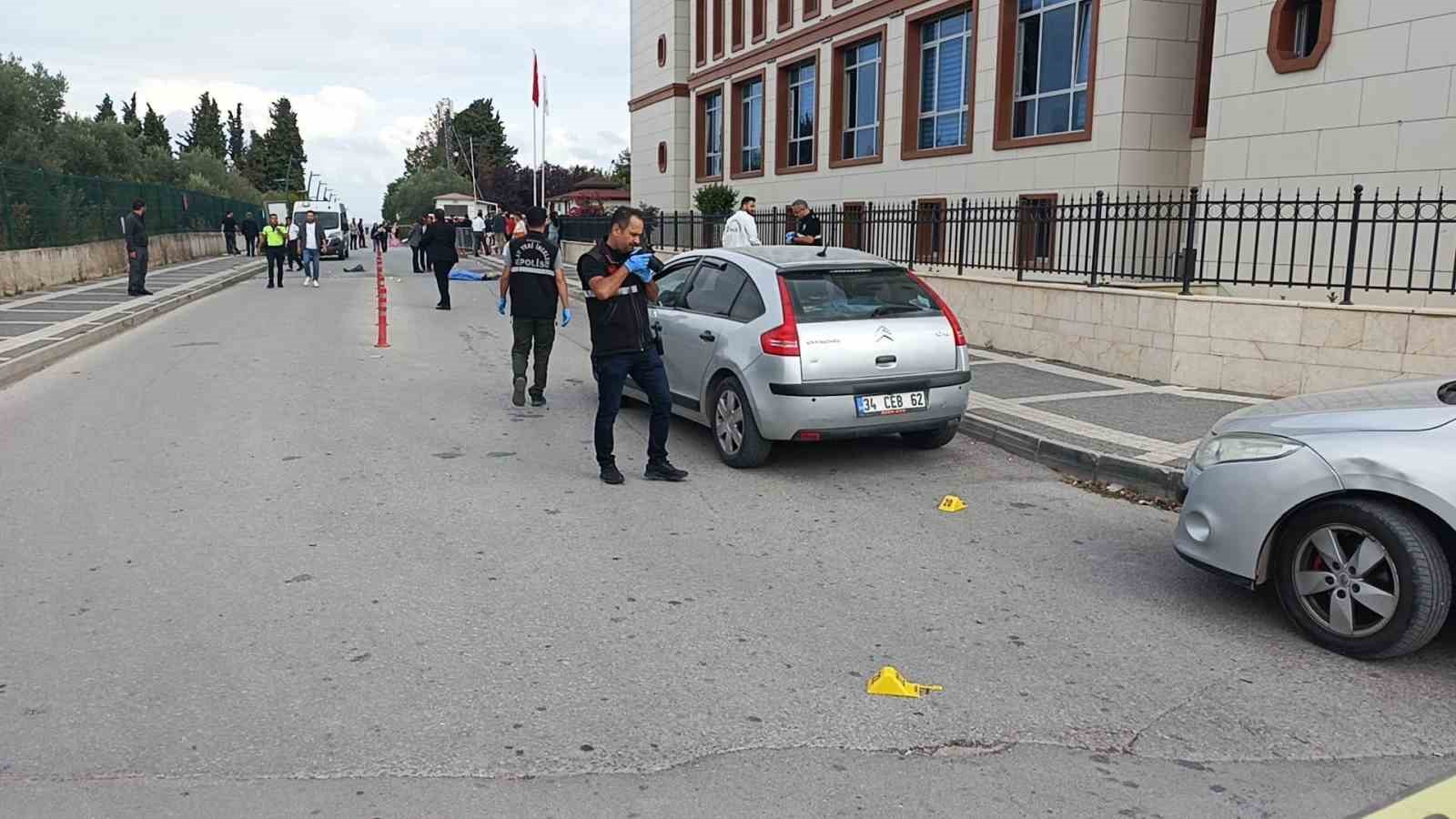 yalovada adliye onundeki cinayetin kan donduran goruntuleri ortaya cikti 0 E7UPdQQS