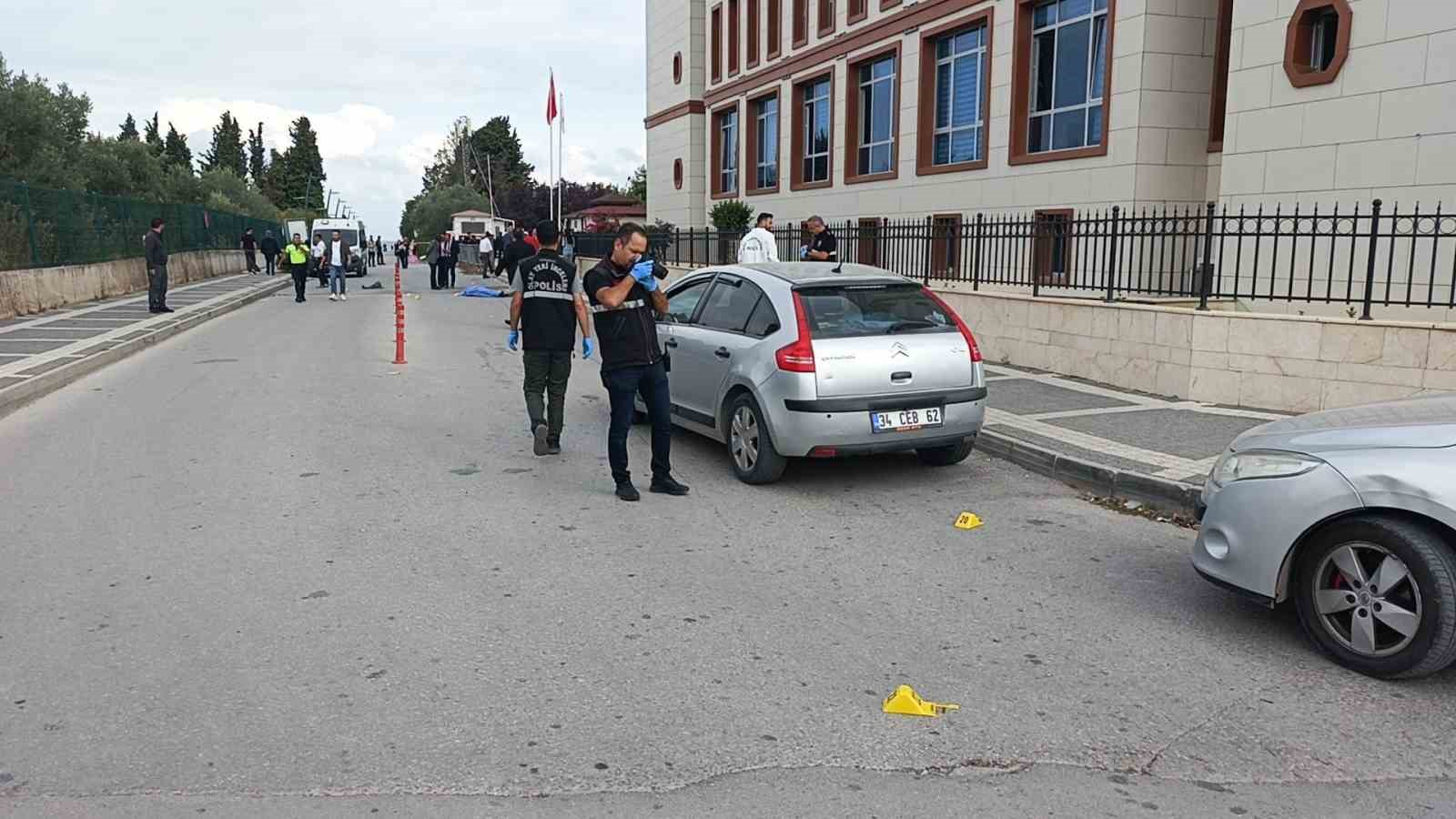 yalovada adliye onundeki cinayetin kan donduran goruntuleri ortaya cikti 1 U4B1FOuz