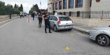 yalovada-adliye-onundeki-cinayetin-kan-donduran-goruntuleri-ortaya-cikti-Eximv261.jpg