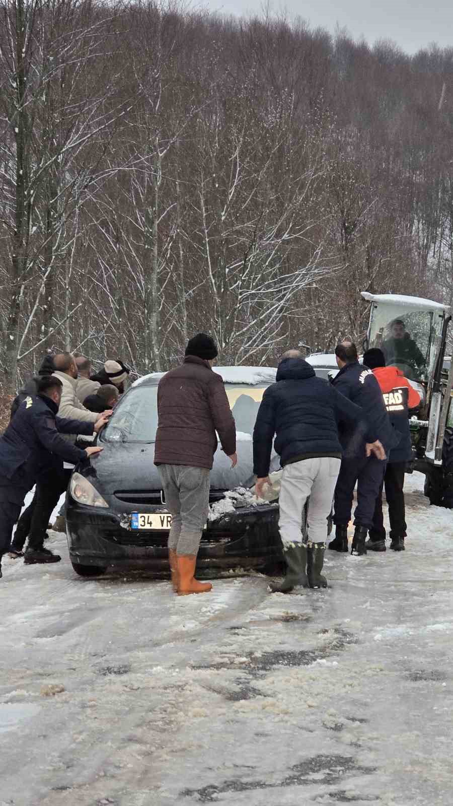Yalova’da araçlarında mahsur kalan 35 kişi kurtarıldı 9 yalovada araclarinda mahsur kalan 35 kisi kurtarildi 5