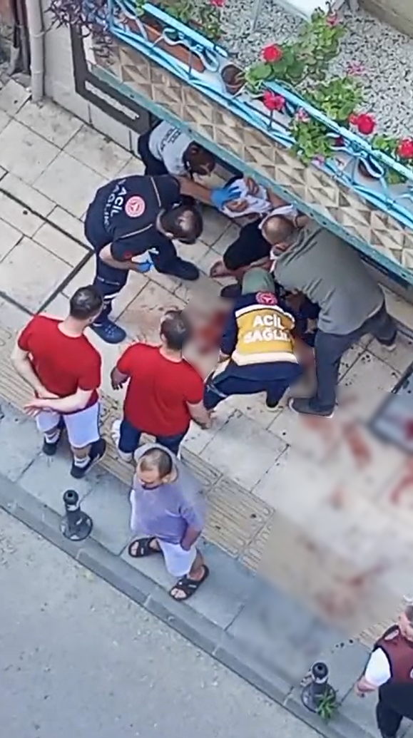Yalova’da bıçaklı satırlı kavga: 2 yaralı 6 yalovada bicakli satirli kavga 2 yarali 2 RRZTEM5S