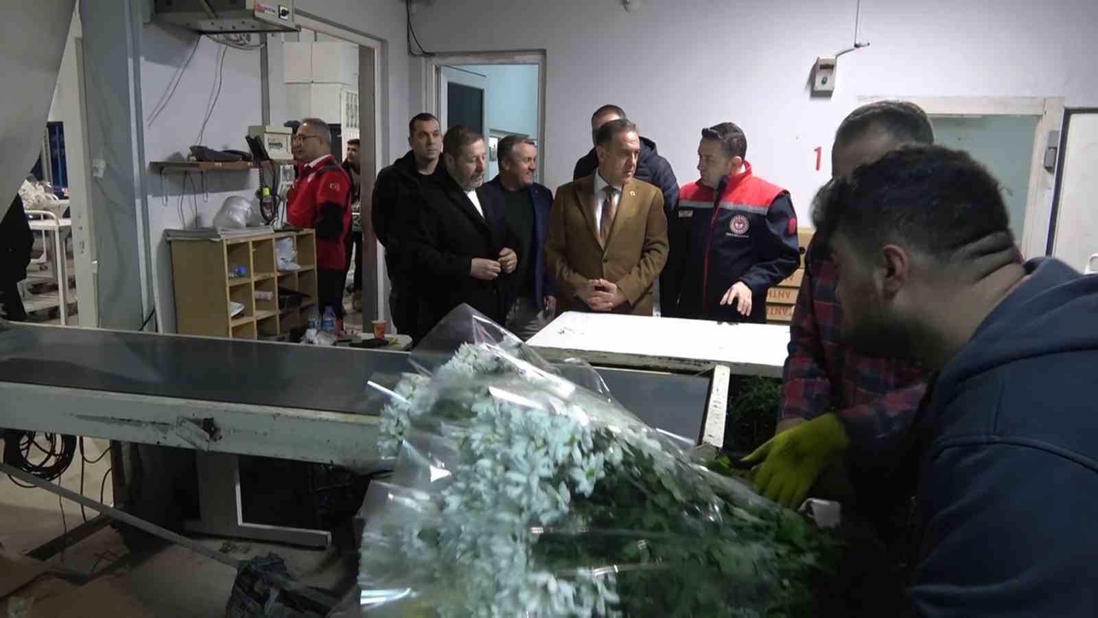yalovada cicek mezatlarinda sevgililer gunu hareketliligi 8 WrJl71Zb