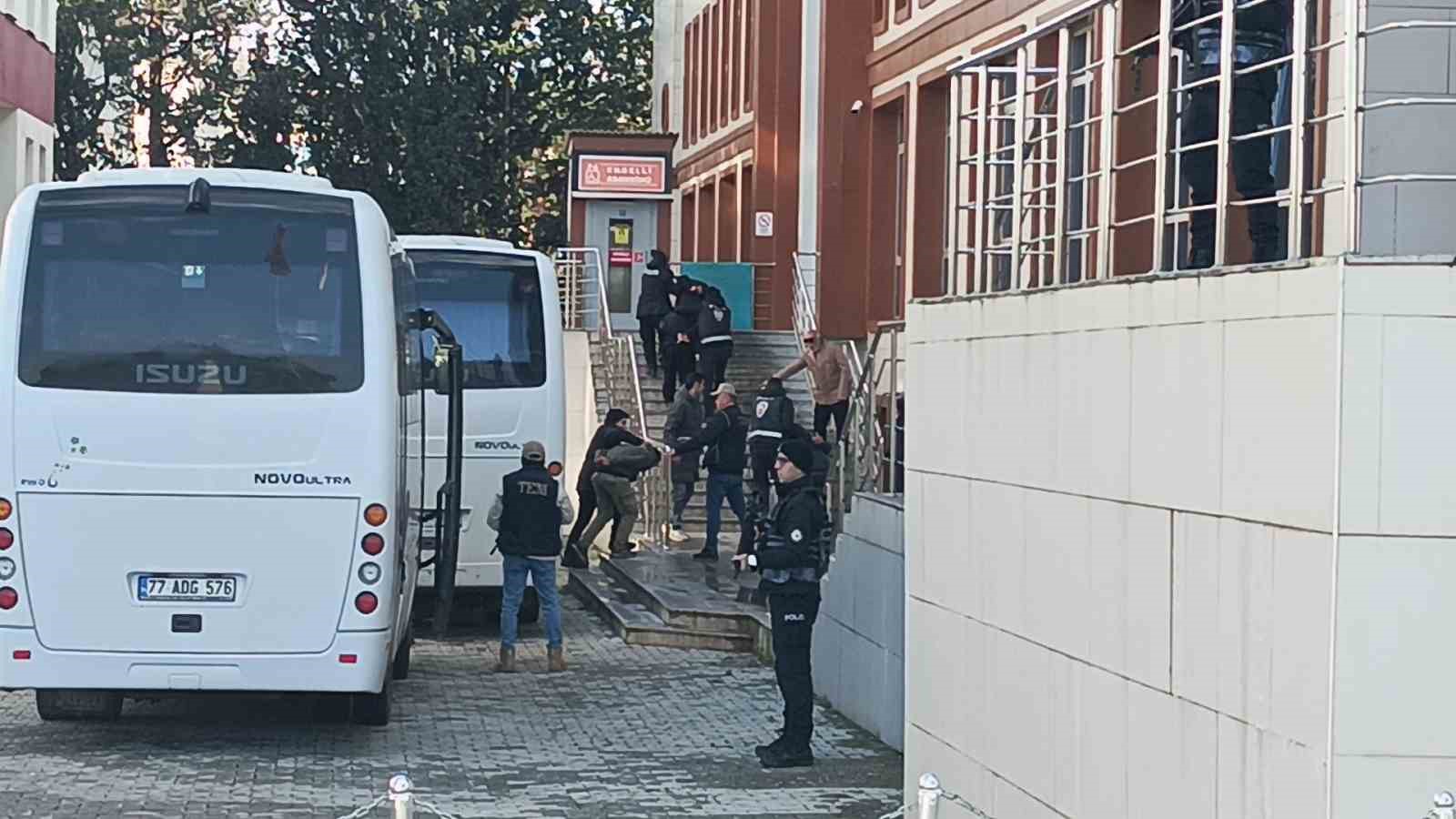 yalovada deas operasyonlarinda tutuklu sayisi 63e cikti 0 qW1SQIDU