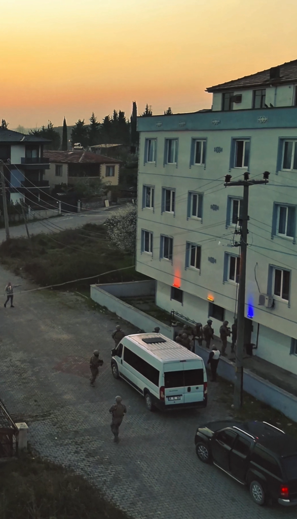 yalovada deas operasyonunda 1 tutuklama 3 sinir disi 1 K7GuzMDf