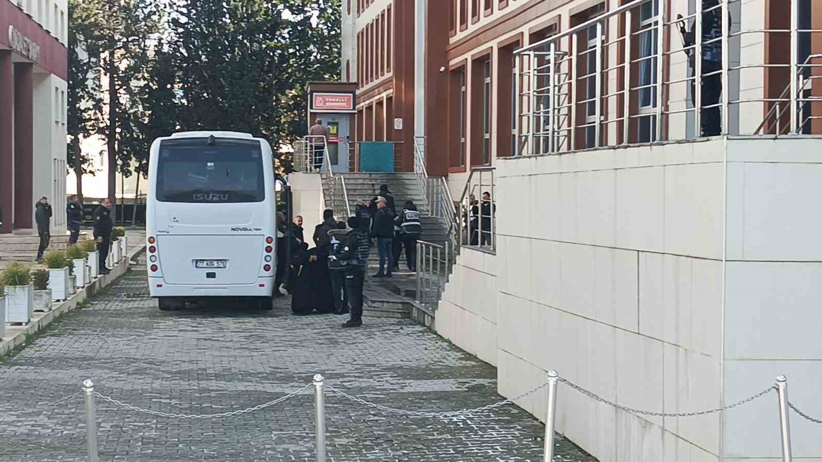 yalovada deas operasyonunda yakalanan 25 supheli adliyeye sevk edildi 3 t7OIQSYr