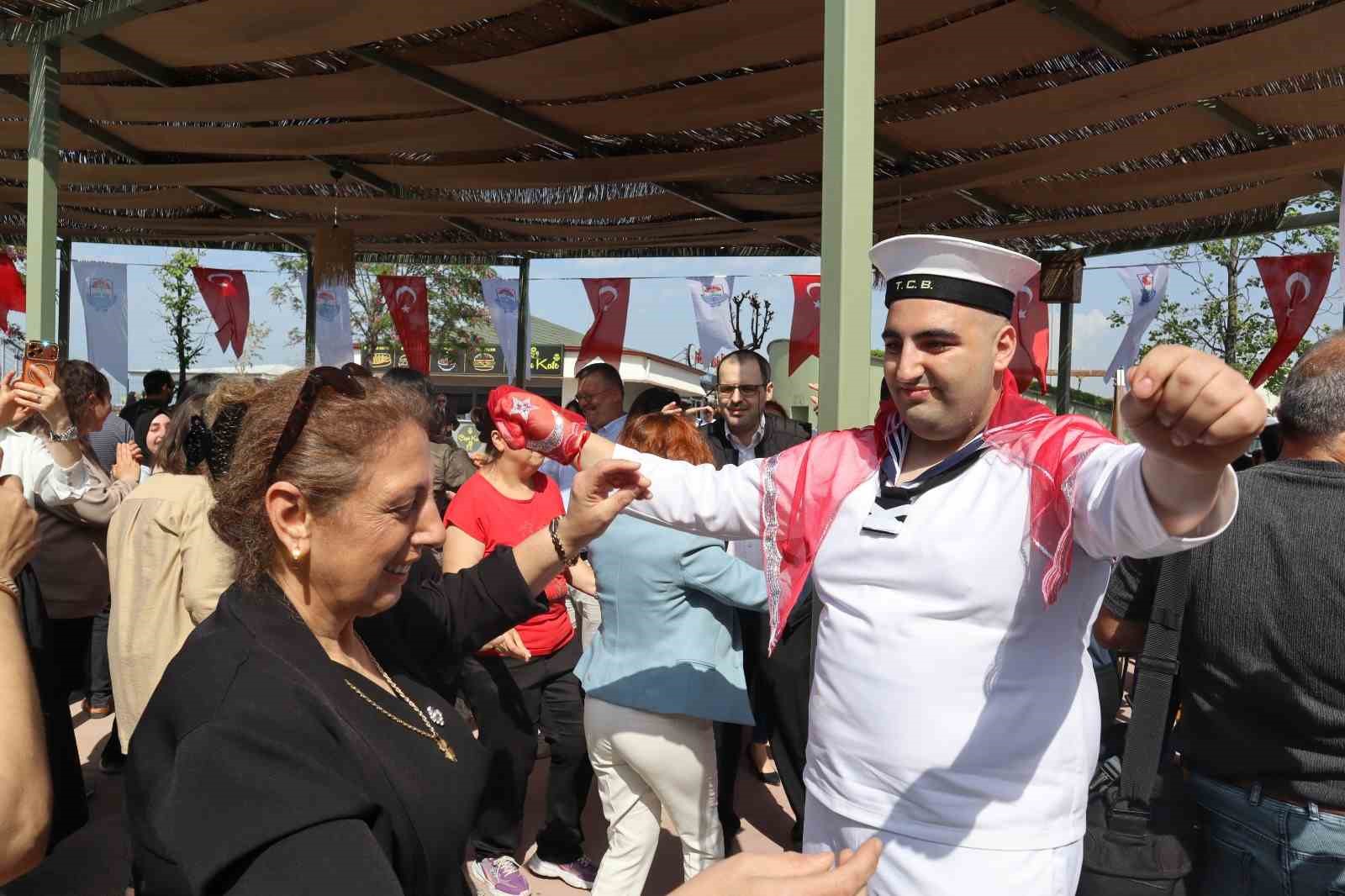 yalovada engelli genclere asker eglencesi 0 2JAu7f54