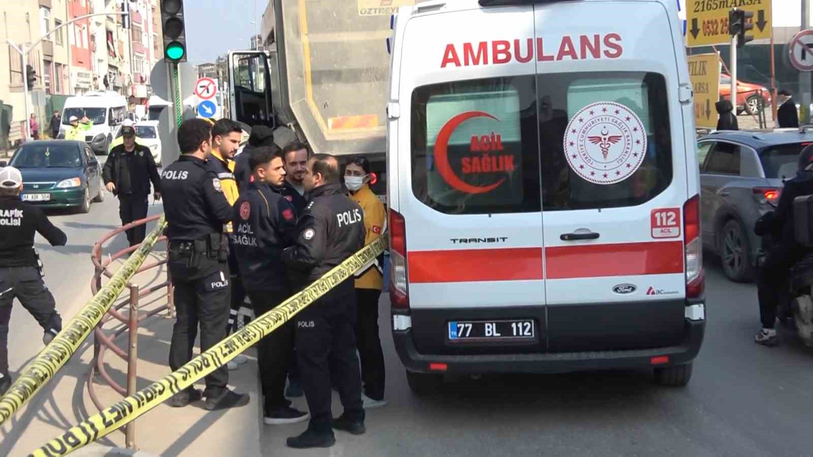 yalovada kamyonun ezdigi yasli adam hayatini kaybetti 3 MEe8X49w