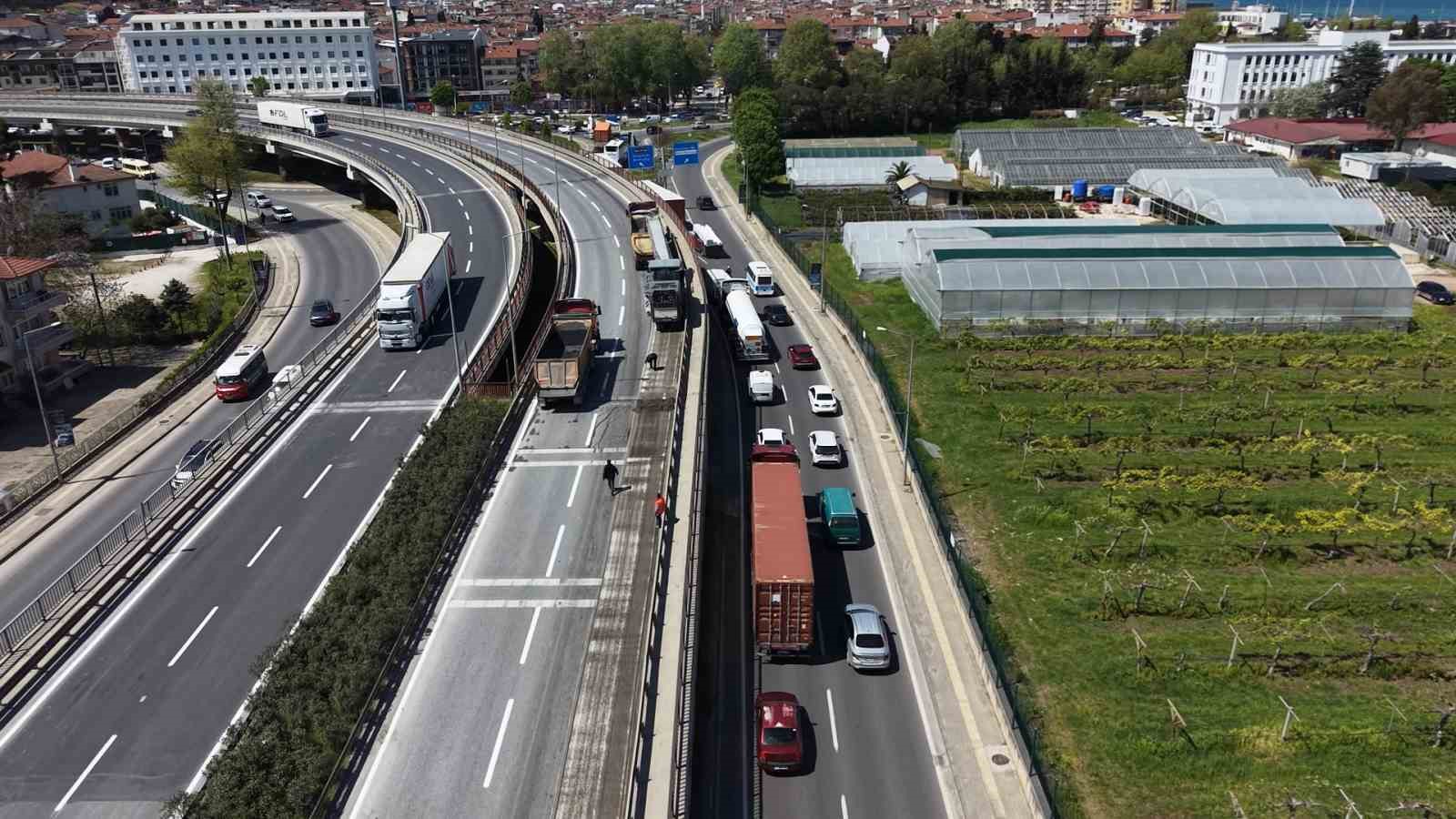 yalovada koprulu kavsakta calisma nedeniyle trafik yogunlugu 6 cEjqBIiv