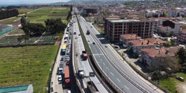 yalovada-koprulu-kavsakta-calisma-nedeniyle-trafik-yogunlugu-erjTGPTm.jpg