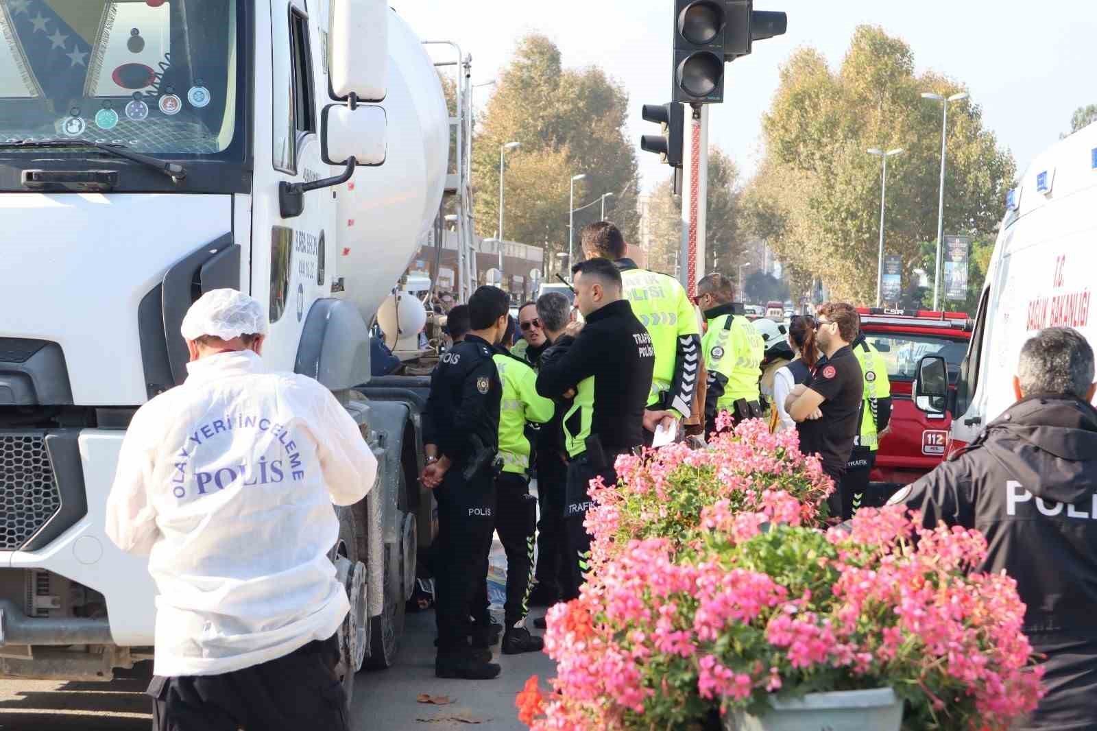 yalovada mikserin altinda kalan yasli kadin feci sekilde can verdi 5 bikXuJ64